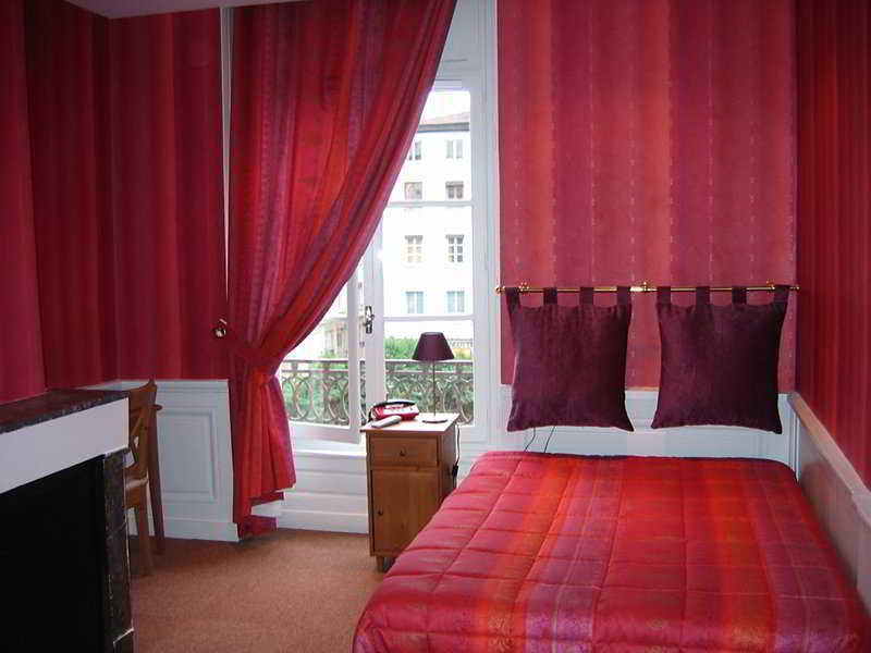 Du Théatre Hotel 2*